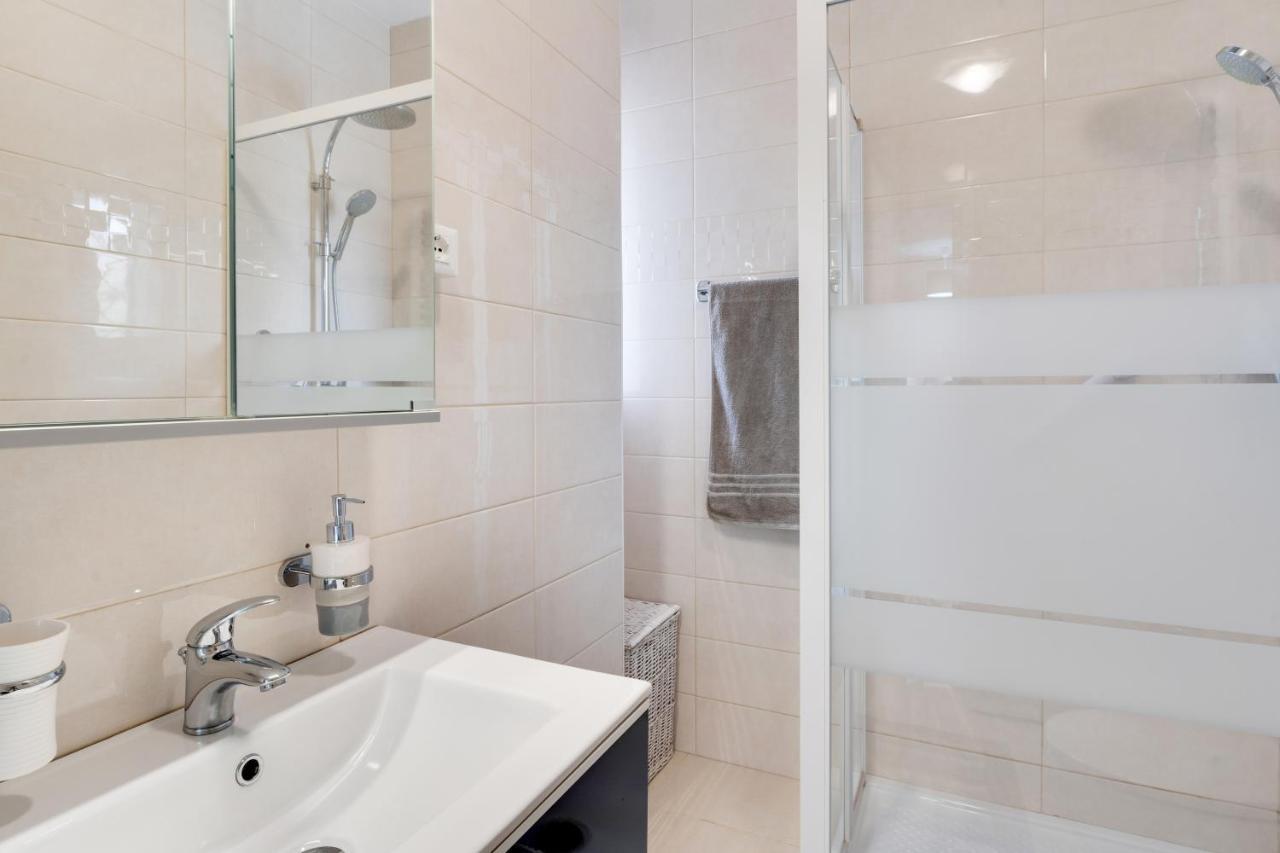 Sanremo Flat With Private Parking And Netflix Apartment Exterior photo