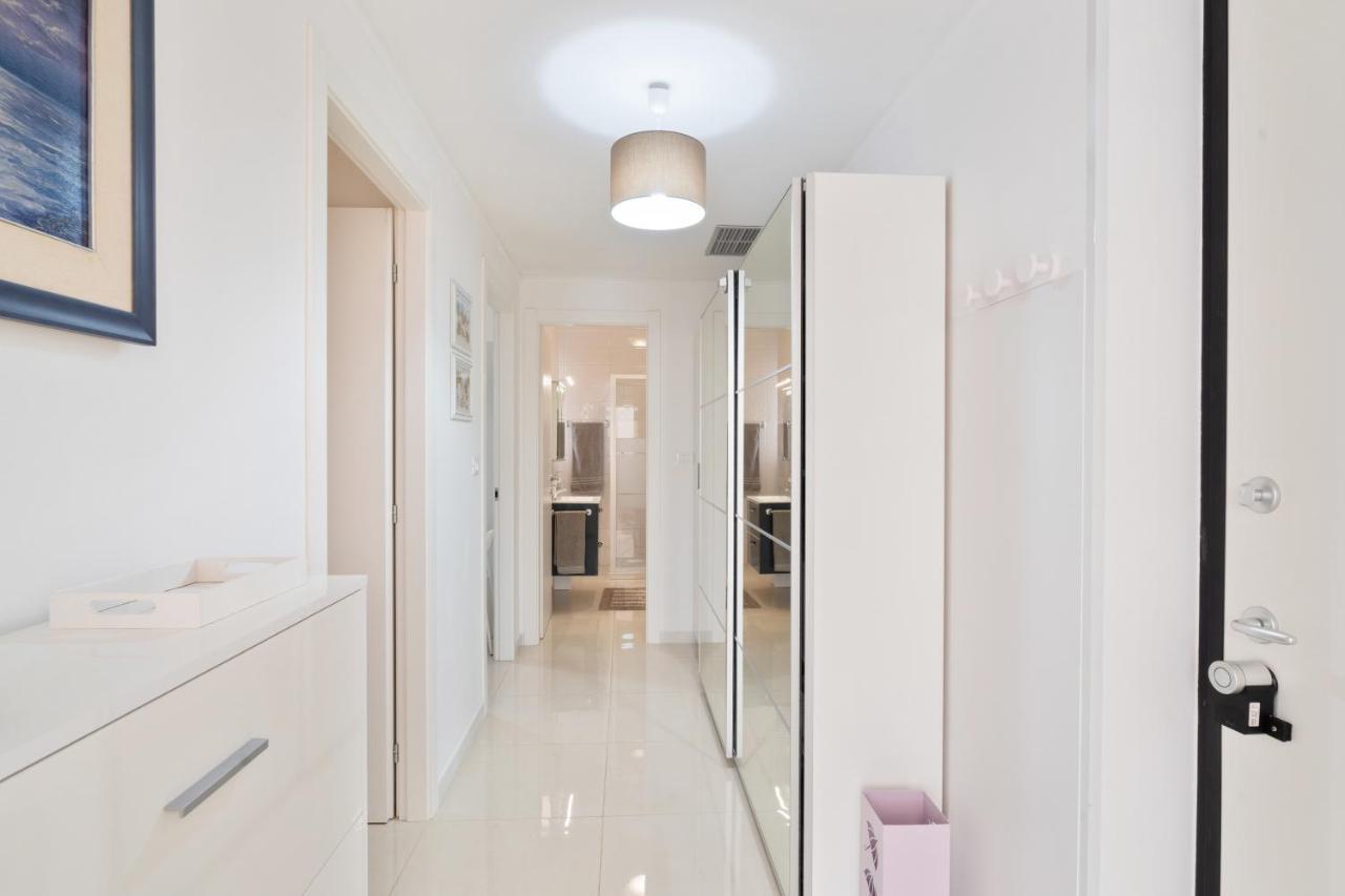 Sanremo Flat With Private Parking And Netflix Apartment Exterior photo
